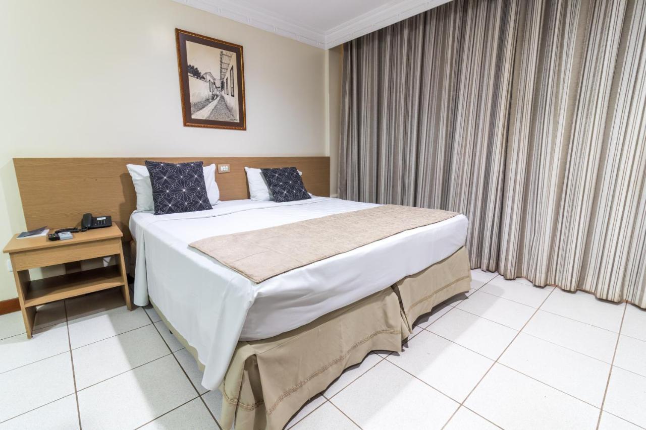 Umuarama Plaza Hotel Goiania Bagian luar foto