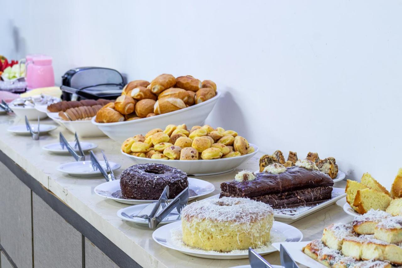 Umuarama Plaza Hotel Goiania Bagian luar foto