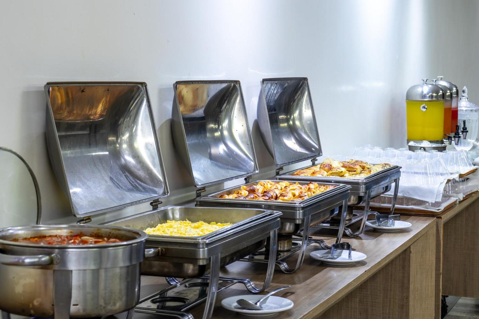 Umuarama Plaza Hotel Goiania Bagian luar foto