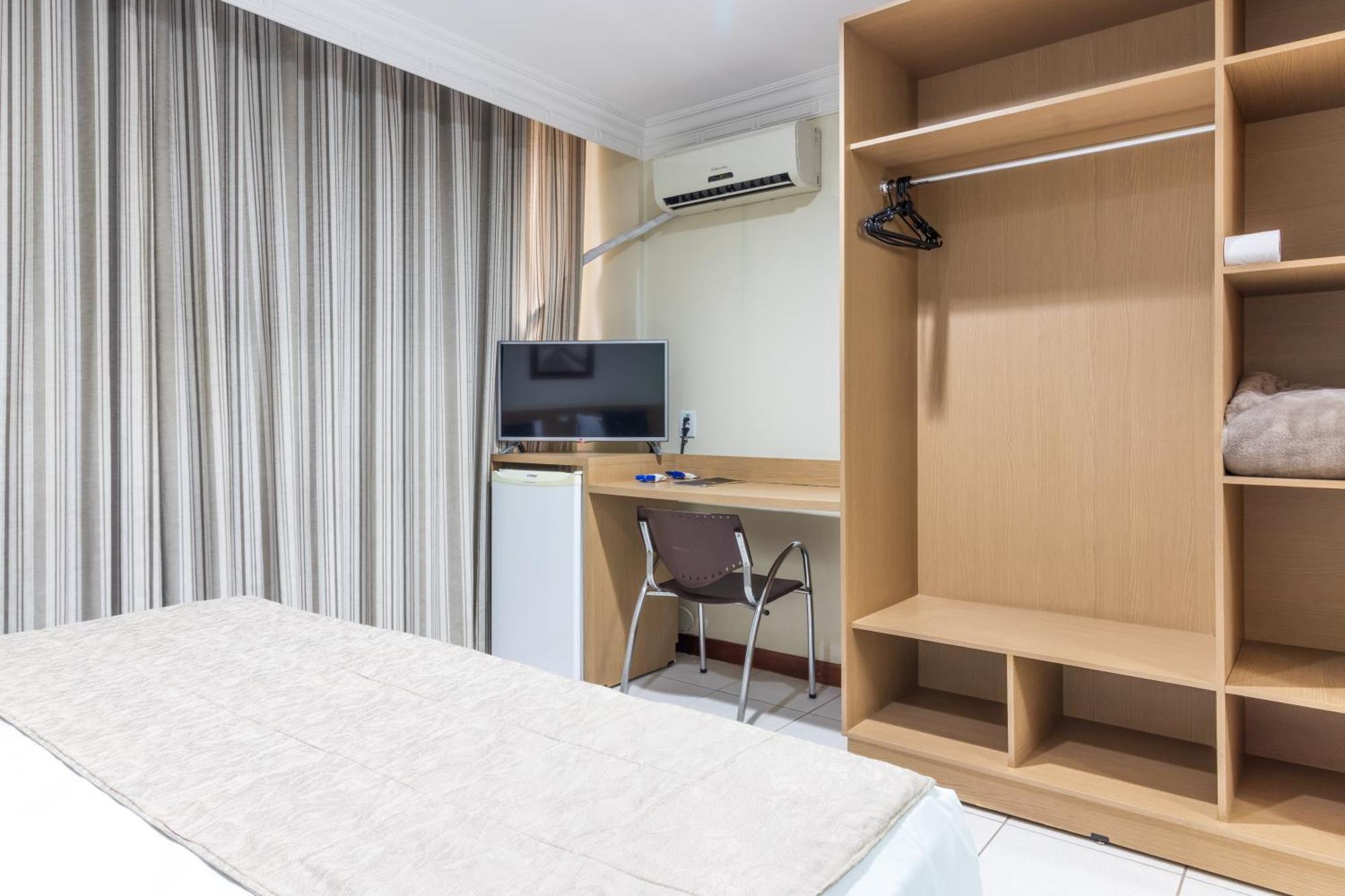 Umuarama Plaza Hotel Goiania Bagian luar foto