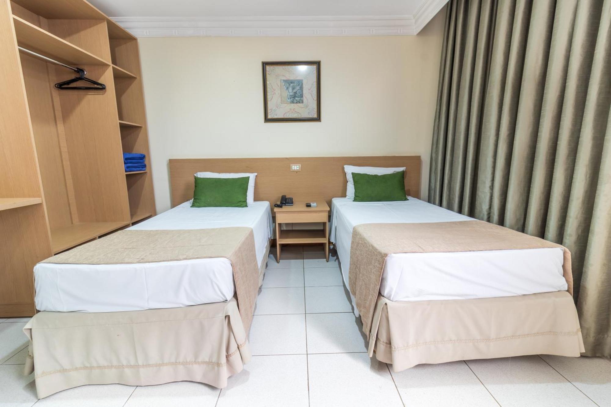 Umuarama Plaza Hotel Goiania Bagian luar foto