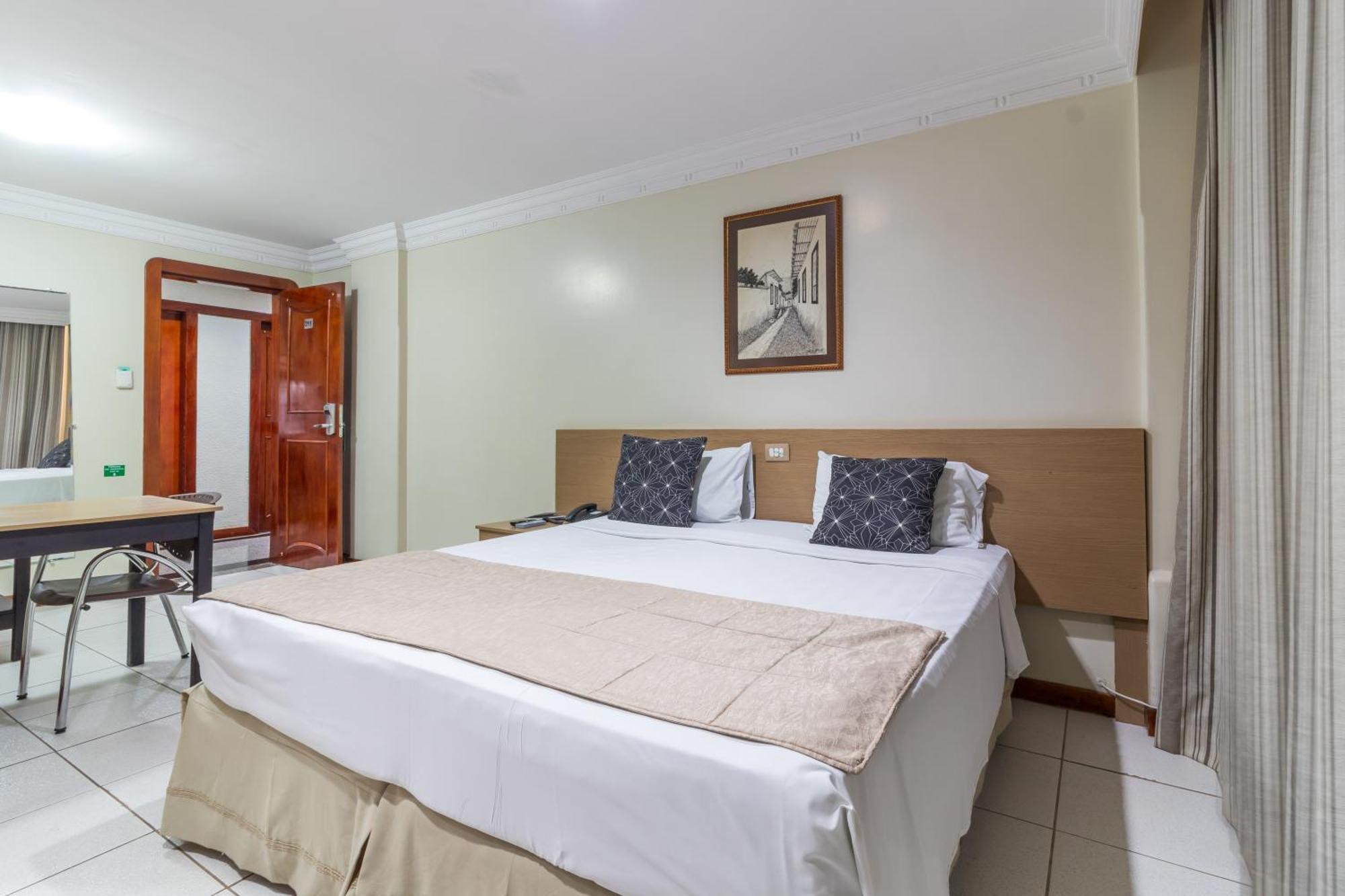 Umuarama Plaza Hotel Goiania Bagian luar foto