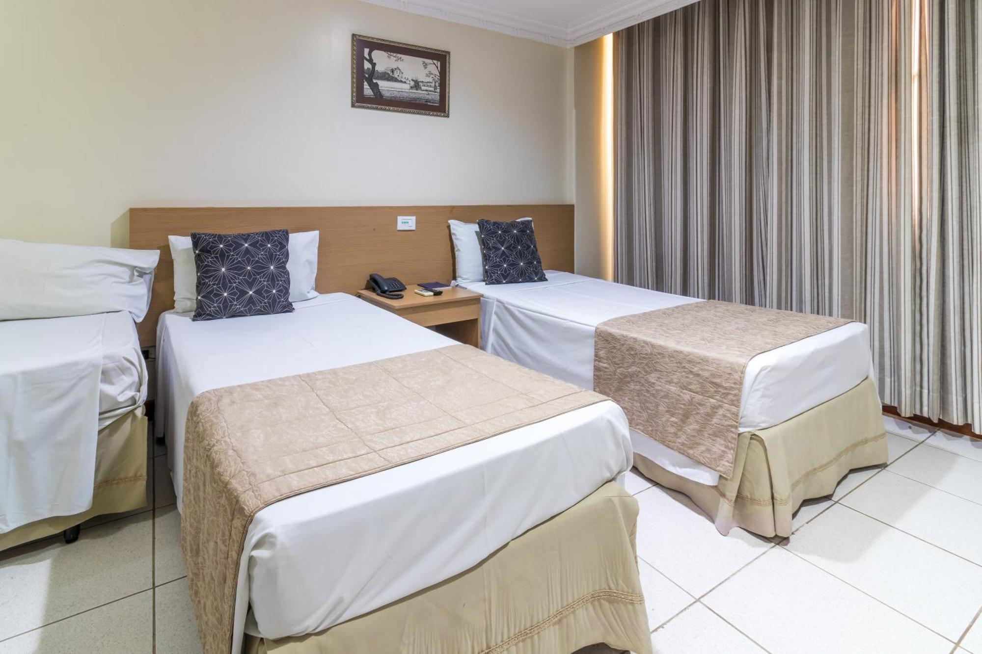 Umuarama Plaza Hotel Goiania Bagian luar foto