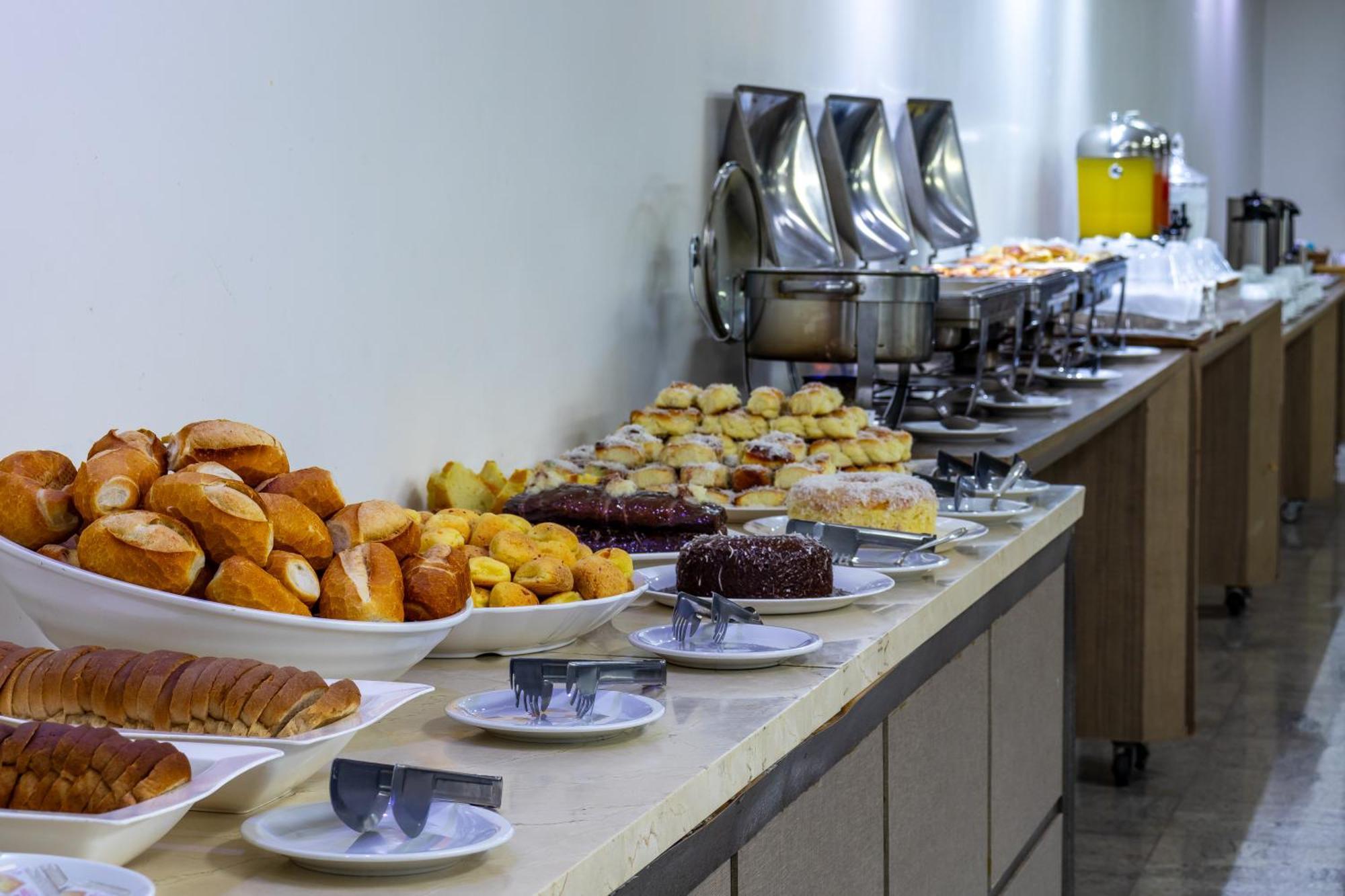 Umuarama Plaza Hotel Goiania Bagian luar foto