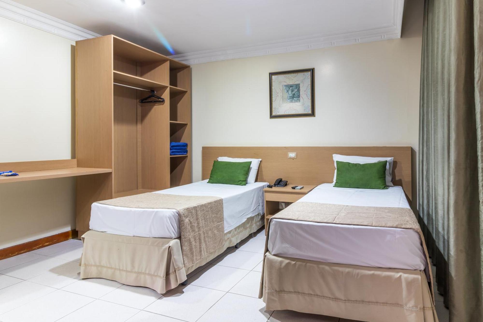 Umuarama Plaza Hotel Goiania Bagian luar foto