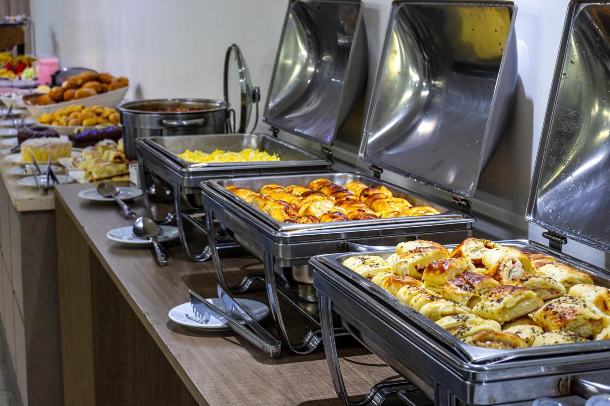 Umuarama Plaza Hotel Goiania Bagian luar foto