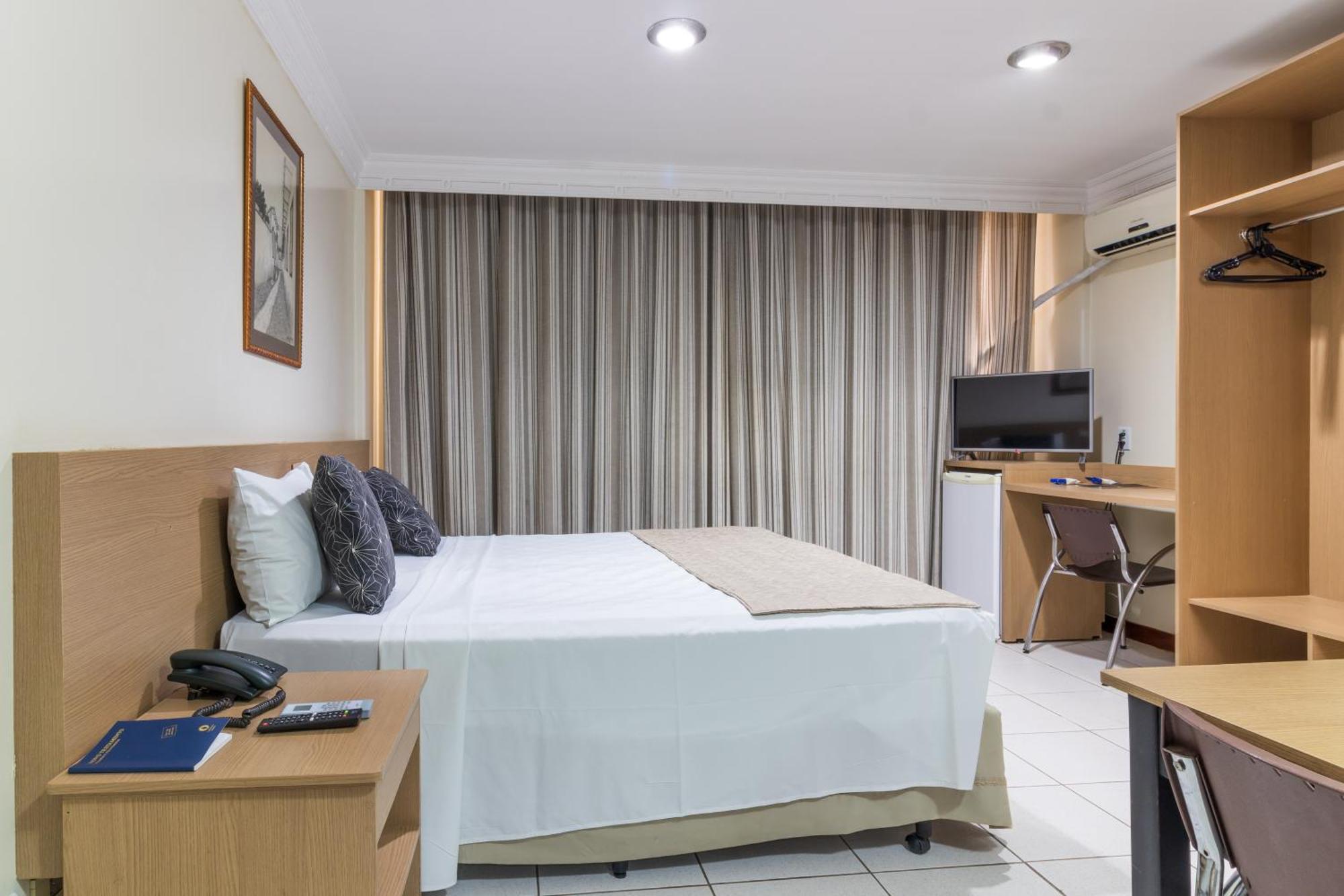 Umuarama Plaza Hotel Goiania Bagian luar foto