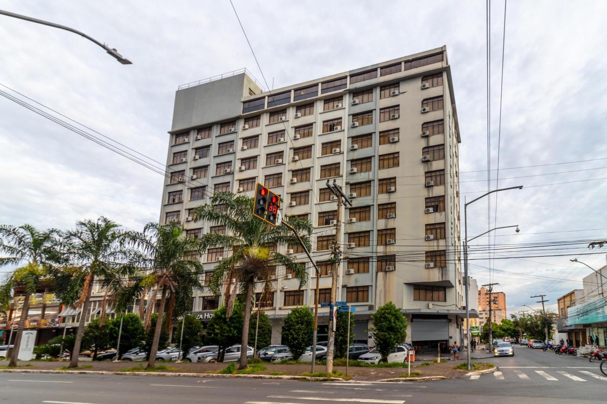 Umuarama Plaza Hotel Goiania Bagian luar foto