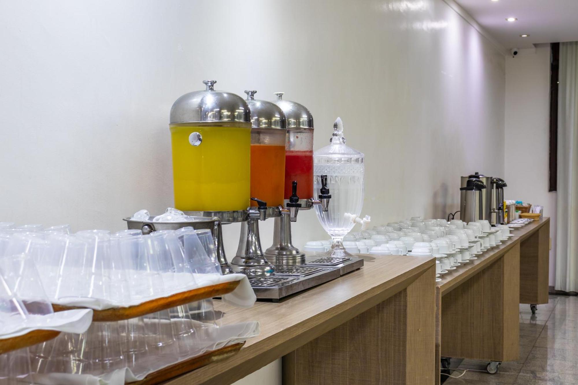 Umuarama Plaza Hotel Goiania Bagian luar foto