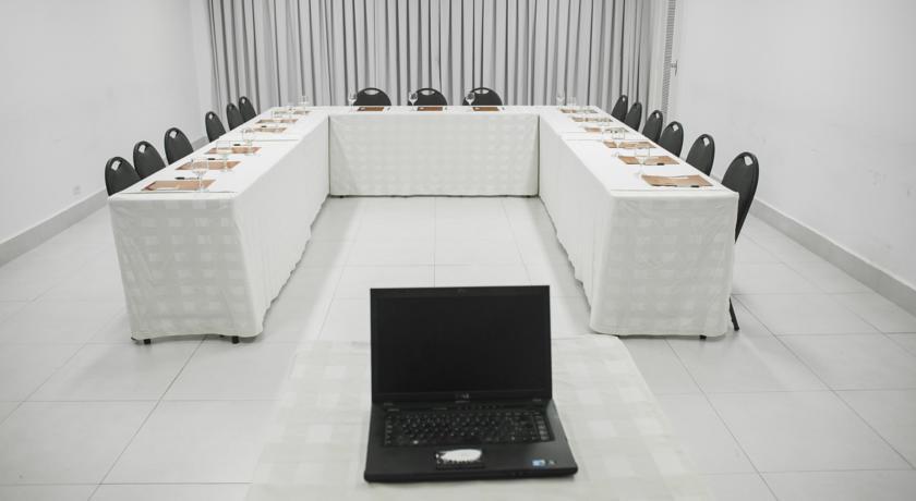 Umuarama Plaza Hotel Goiania Bagian luar foto